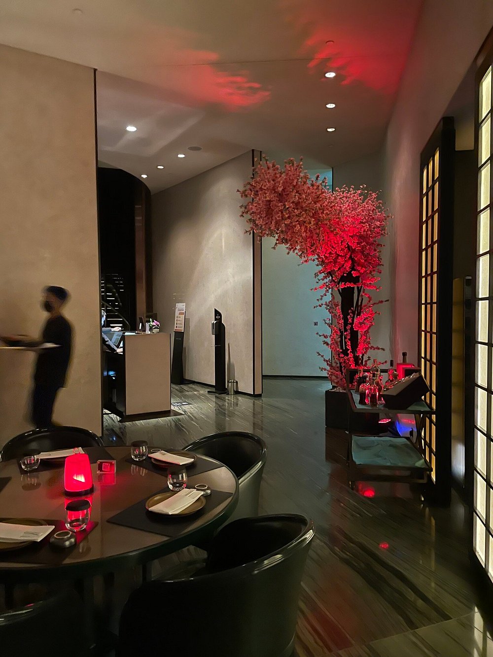 ARMANI HOTEL - HASHI - Burj Khalifa